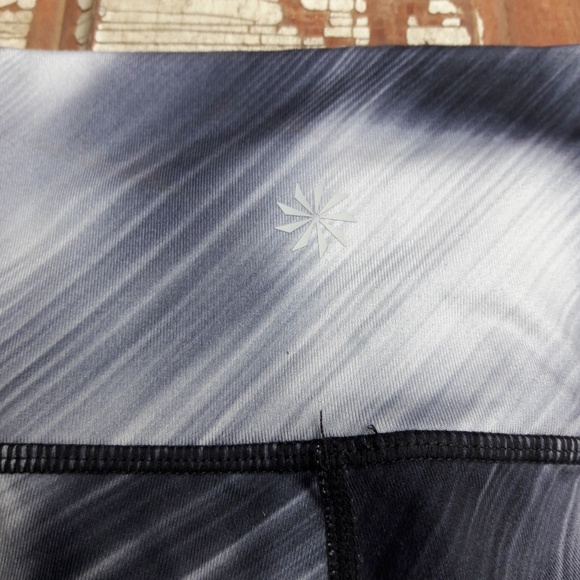Athleta Alpine Chaturanga leggings small tall - Picture 4 of 6